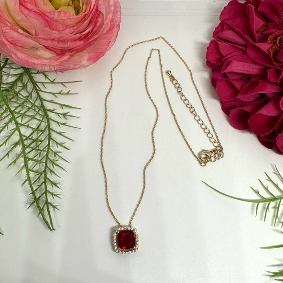 NEW⚜️ Red Crystal Charm Necklace - Picture 3 of 9